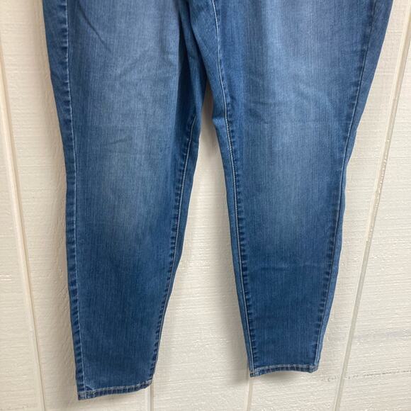 New Lane Bryant Jeans Skinny Women's 14 Short - Picture 3 of 10